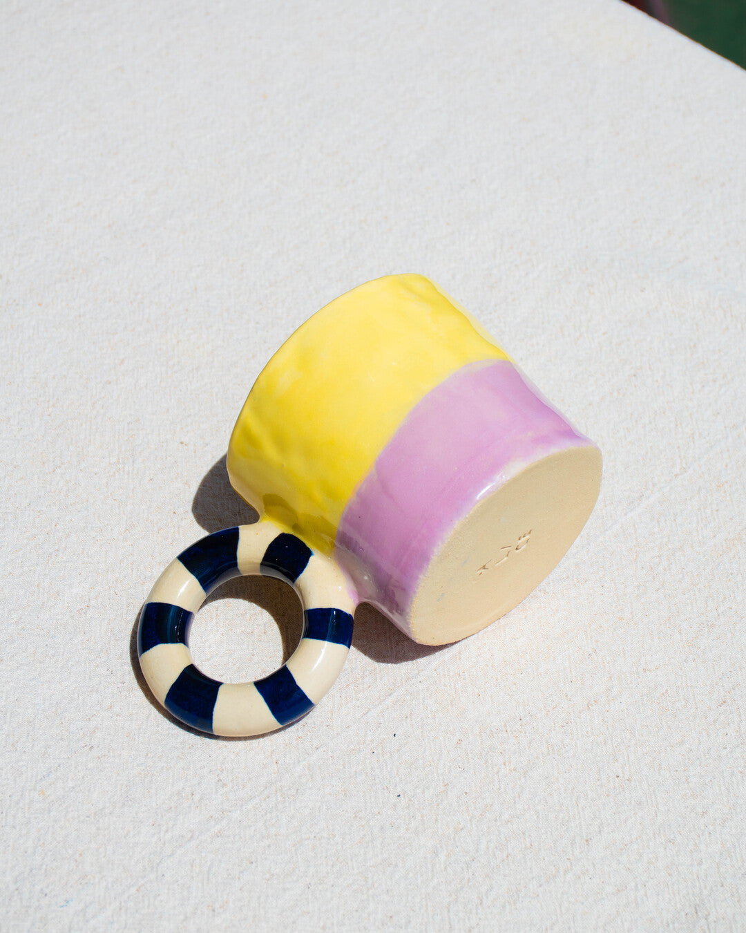 Circle cup - pink & yellow gradient