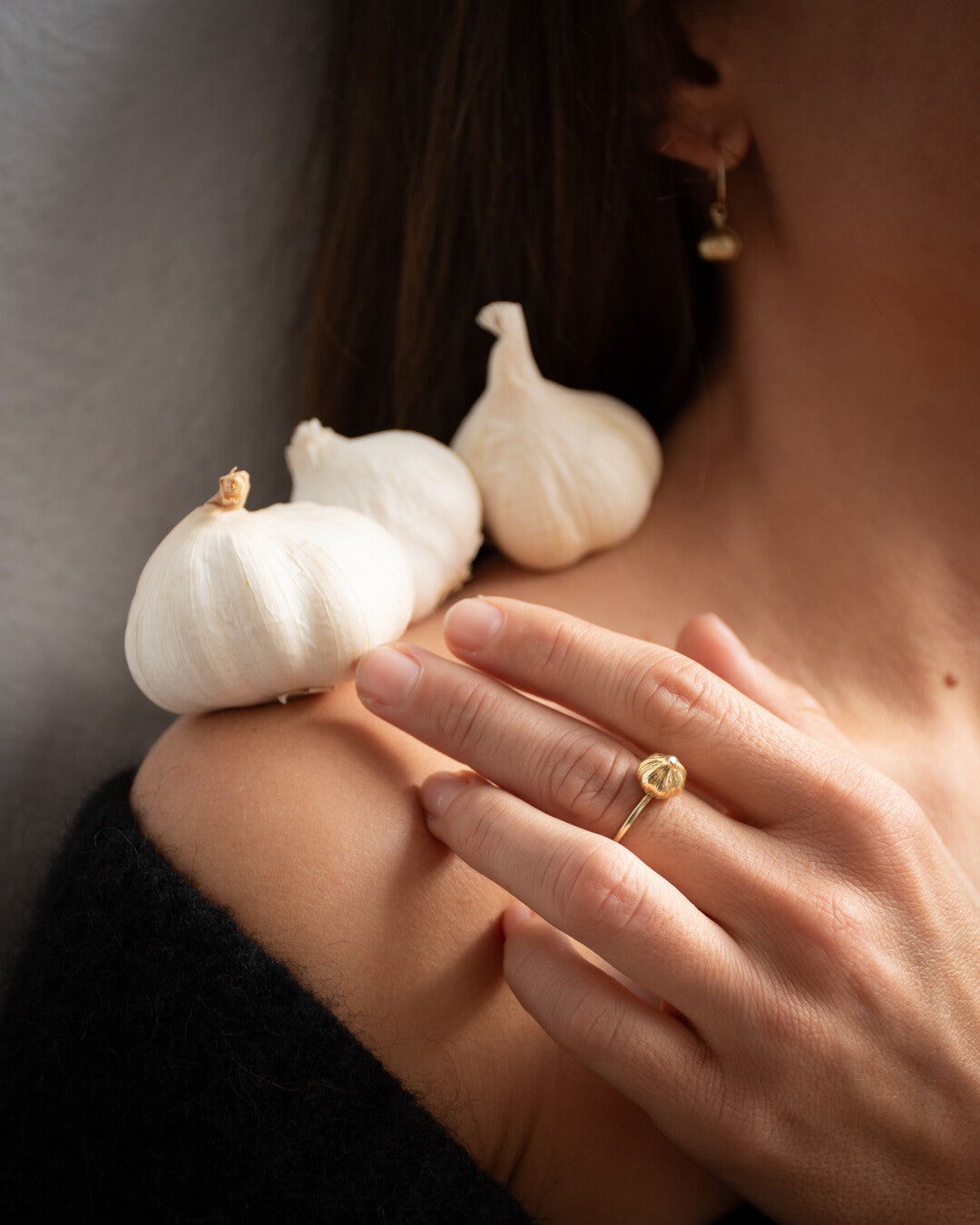 Handmade bronze ring garlic shape - Bona Calvi