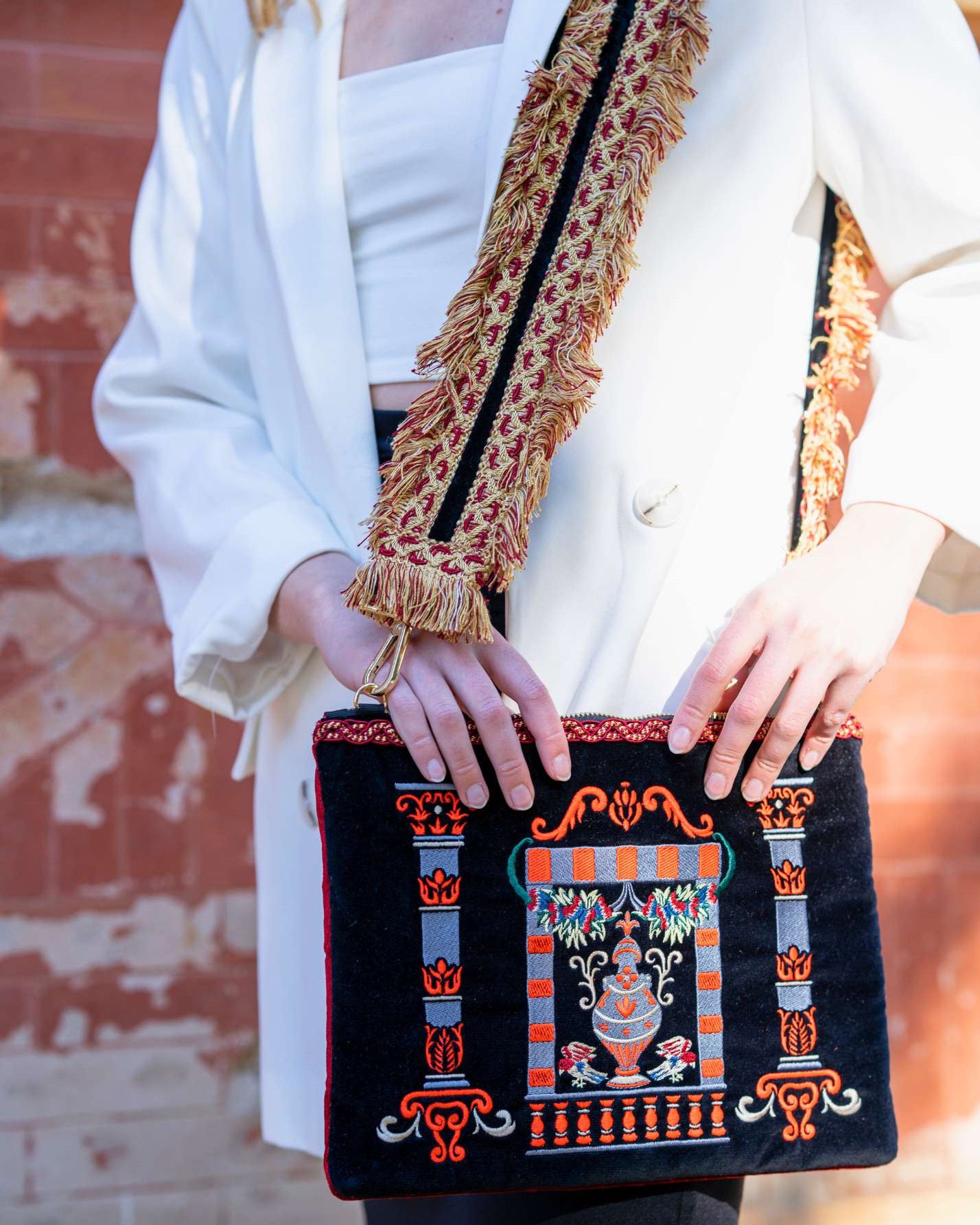 Embroidered Clutch Bag - Prospettiva