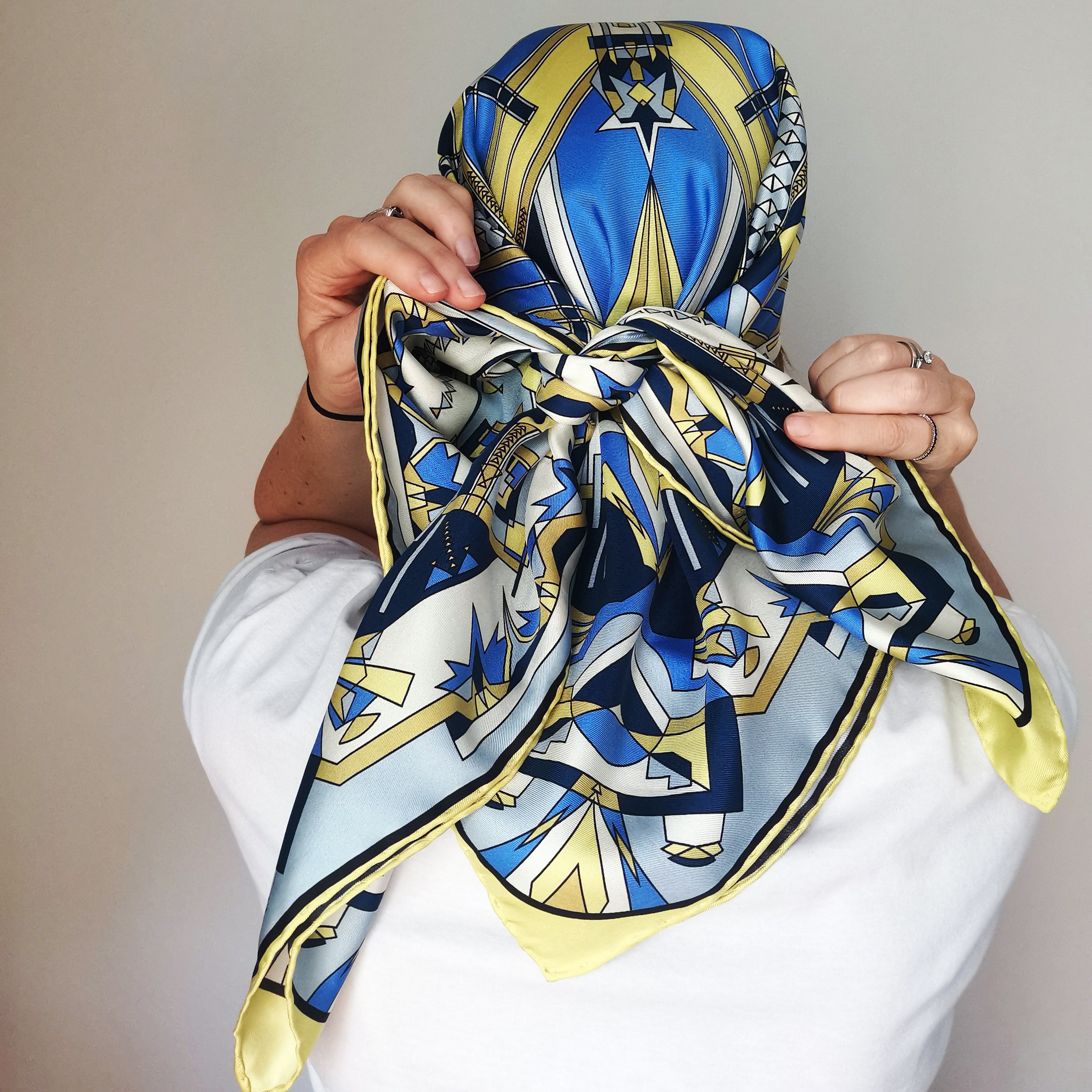 Foulard carré in silk - Il sentiero misterioso - giallo e blu