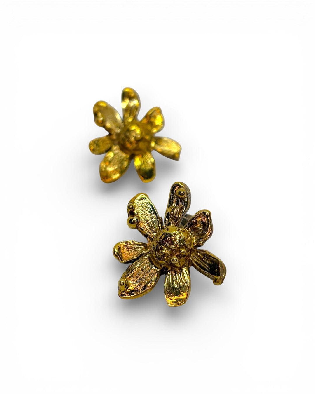 Flora Bellis sculpturen earrings