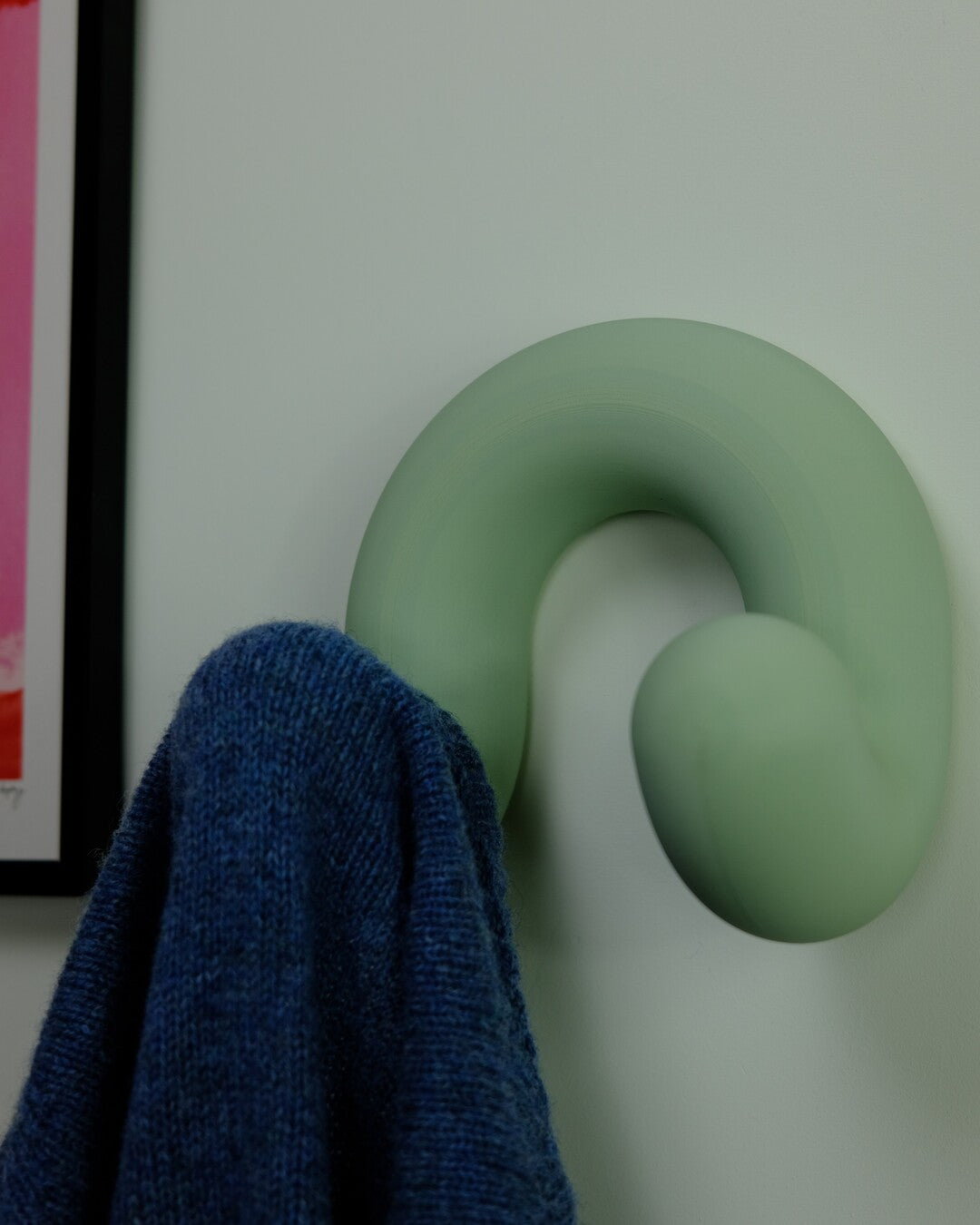 3D printed colorful wall hanger - Emil Robbrecht