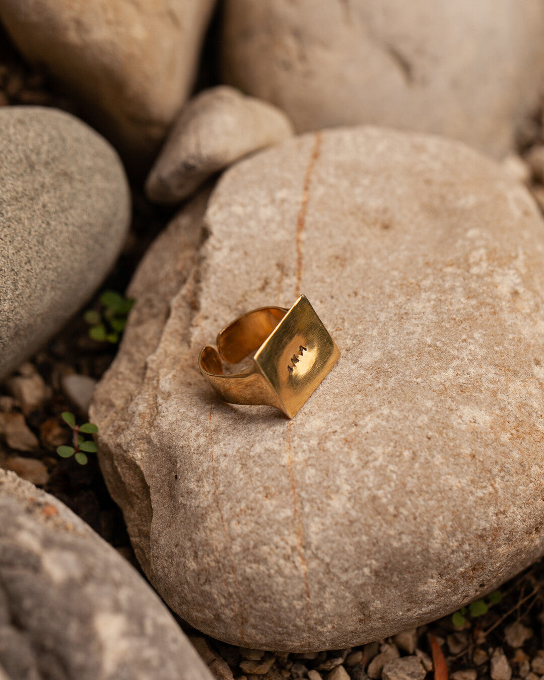 Adjustable Custom Square Ring Capitello