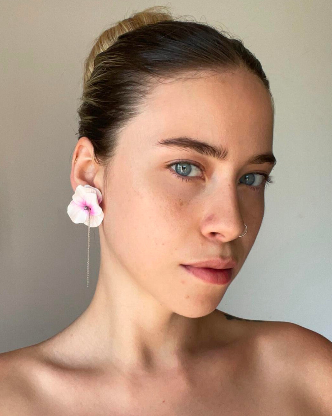 Pink Grand Lilium earrings