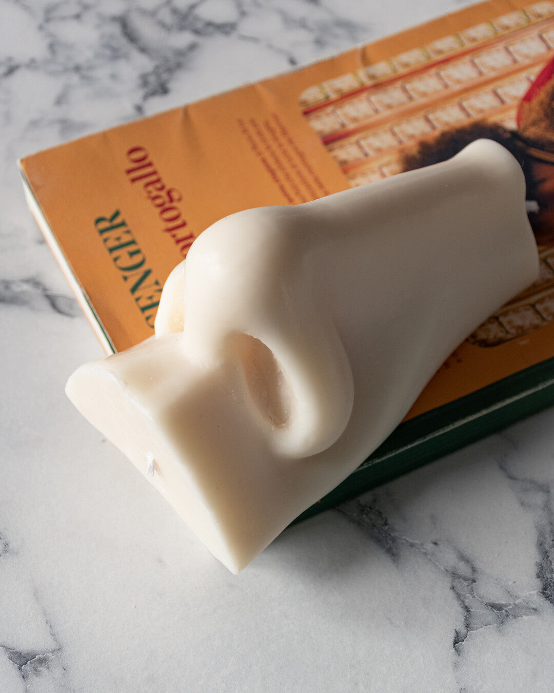 Nose Sculpture candle