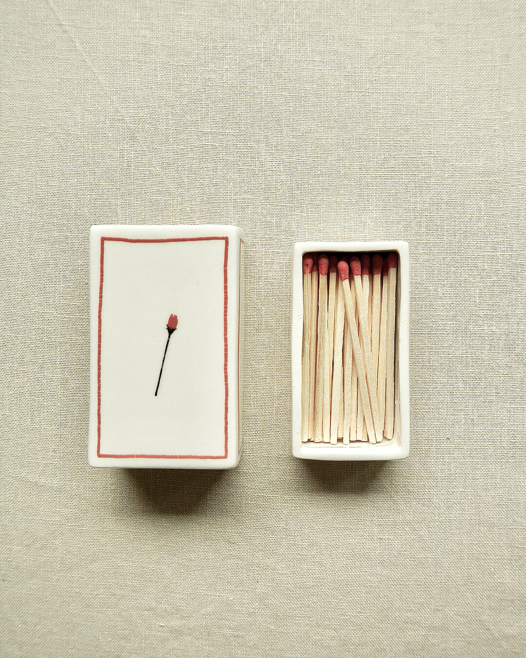 Scatola di fiammiferi illustrata in ceramica