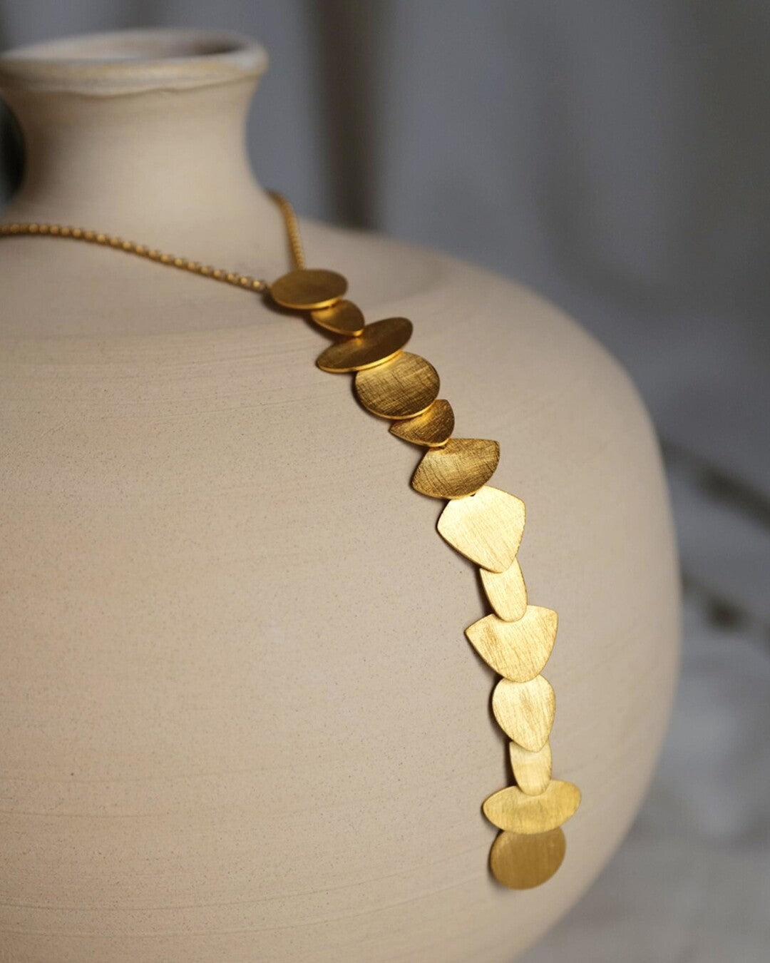 Handmade golden necklace - Joidart
