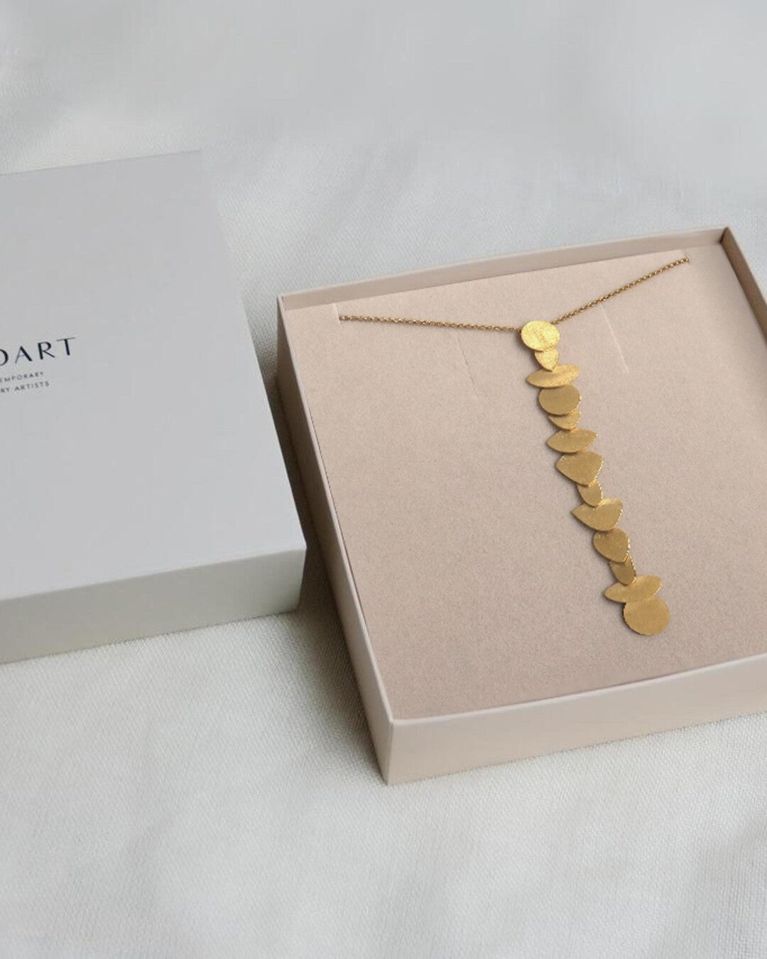 Handmade golden necklace - Joidart