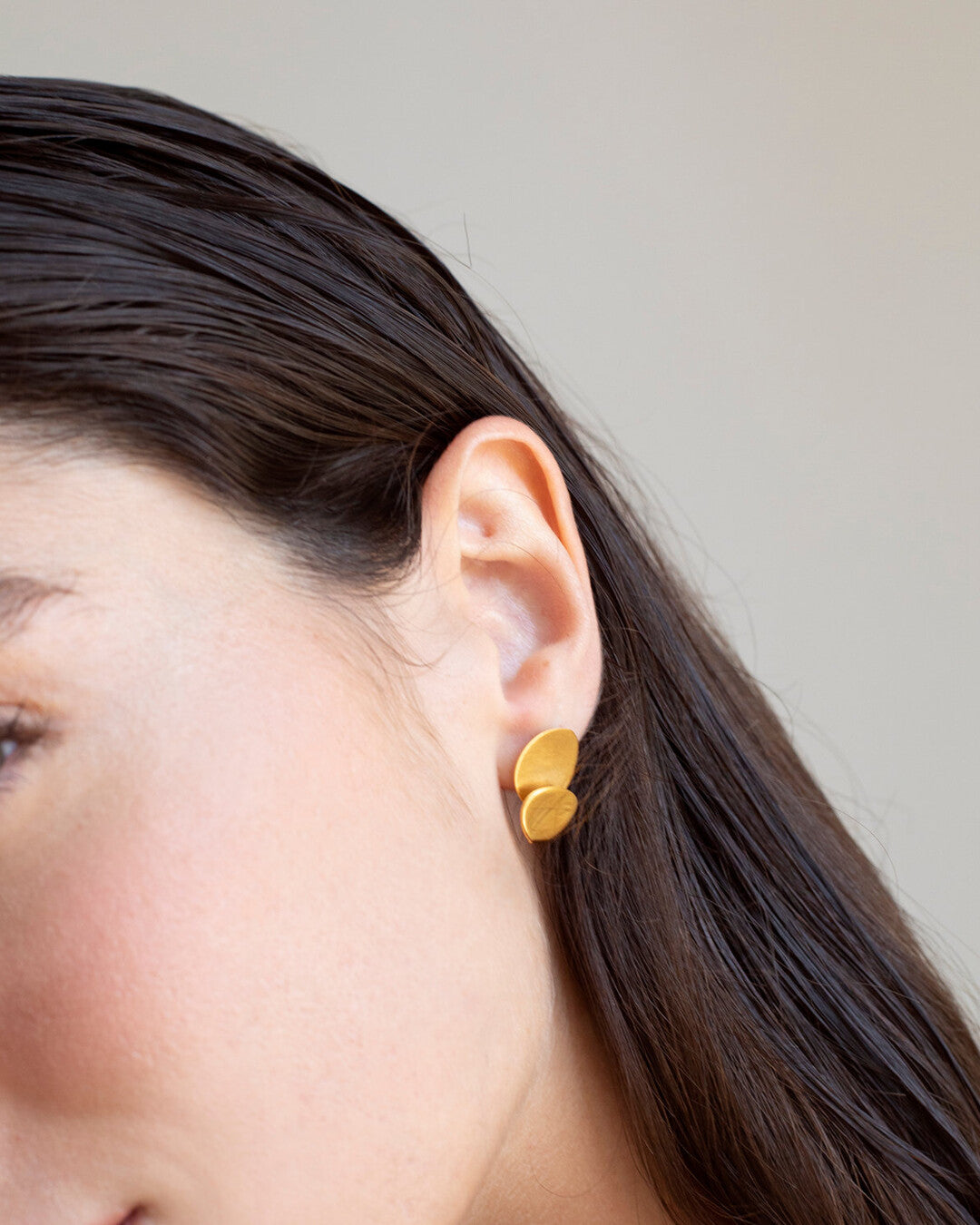 Golden stud earrings Eclipse