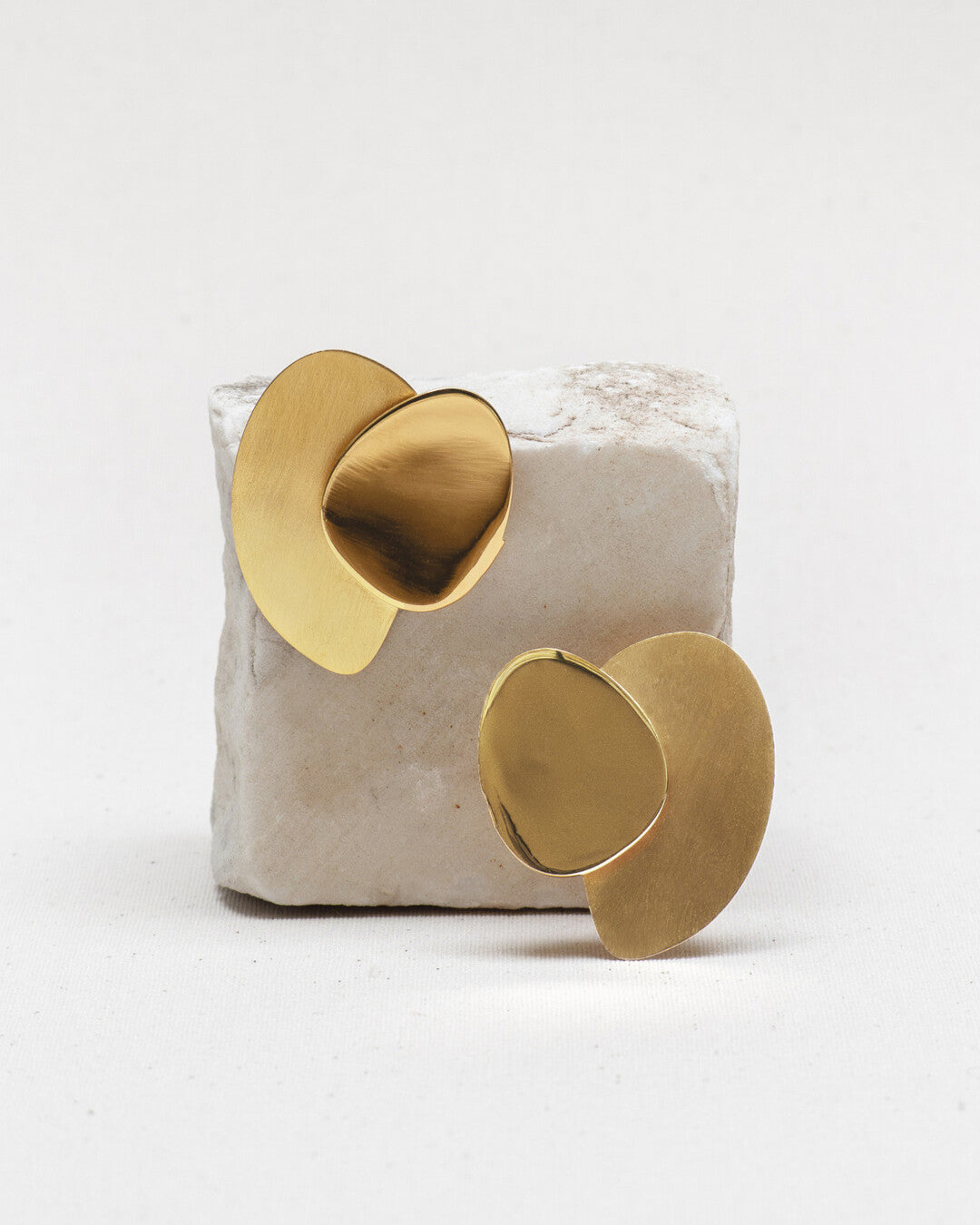 Large golden earrings Eclipse