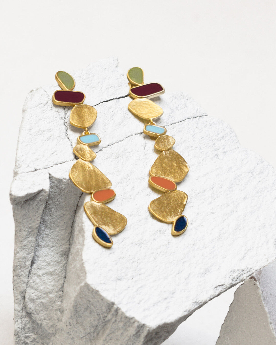 Long golden earrings Thalus