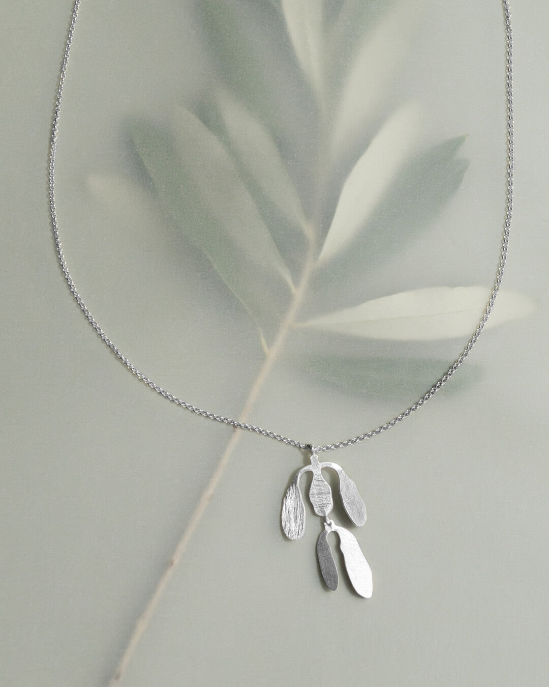 Necklace with small pendant Silvela