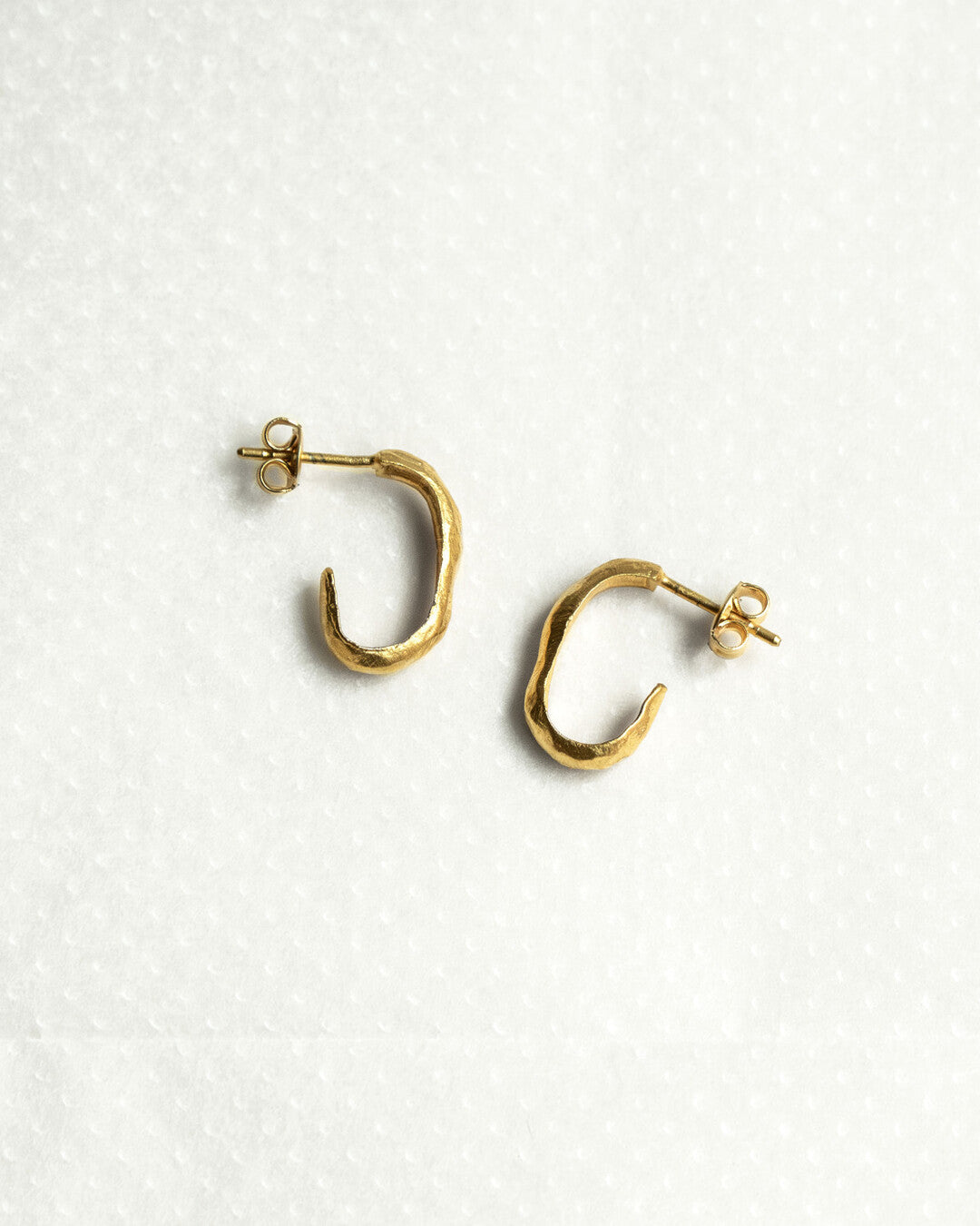 Golden hoops Sauma