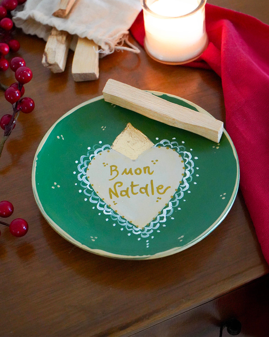 "Merry Christmas" decorative small plate with gold leaf