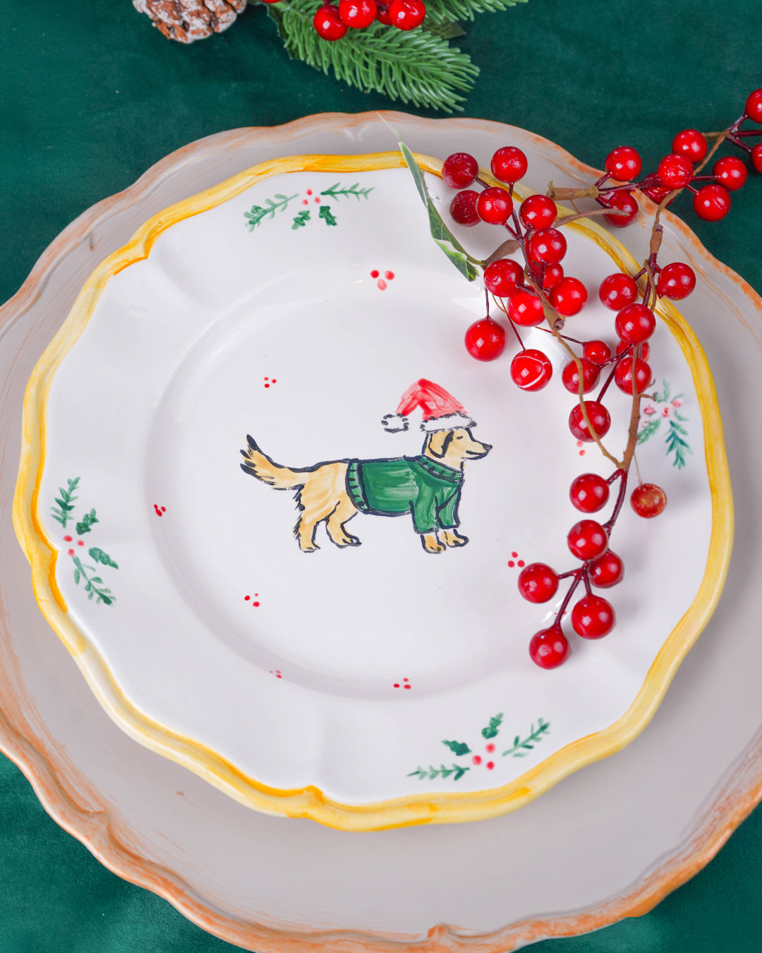 Scalloped Golden Retriever plate – Christmas collection