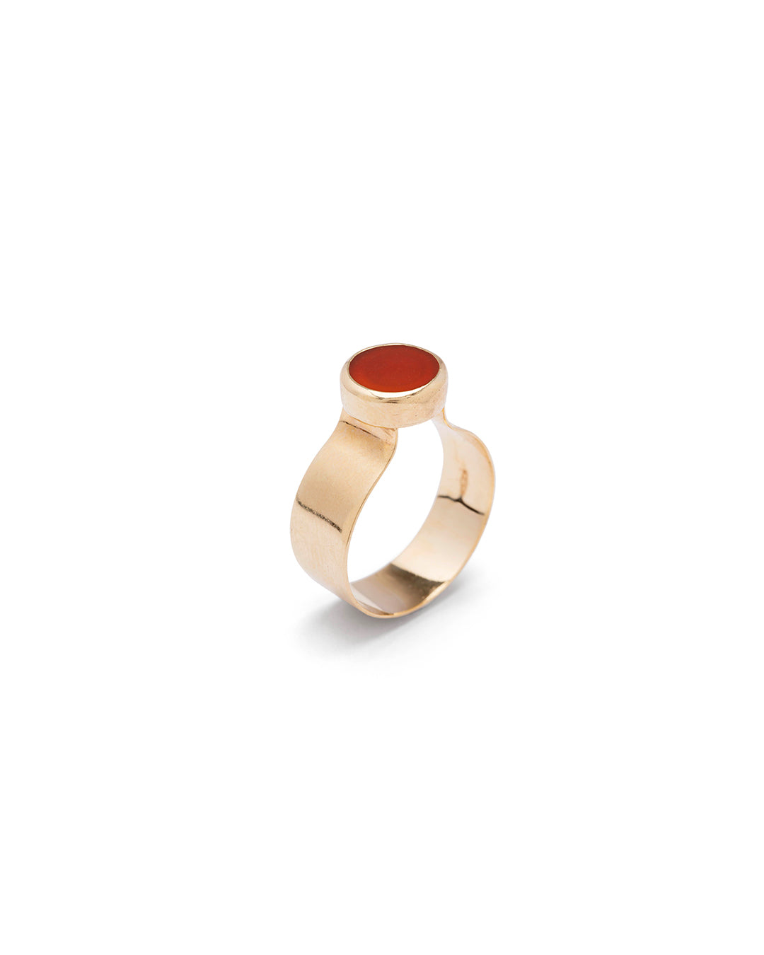 Maitea - Handmade band ring with red gemstone