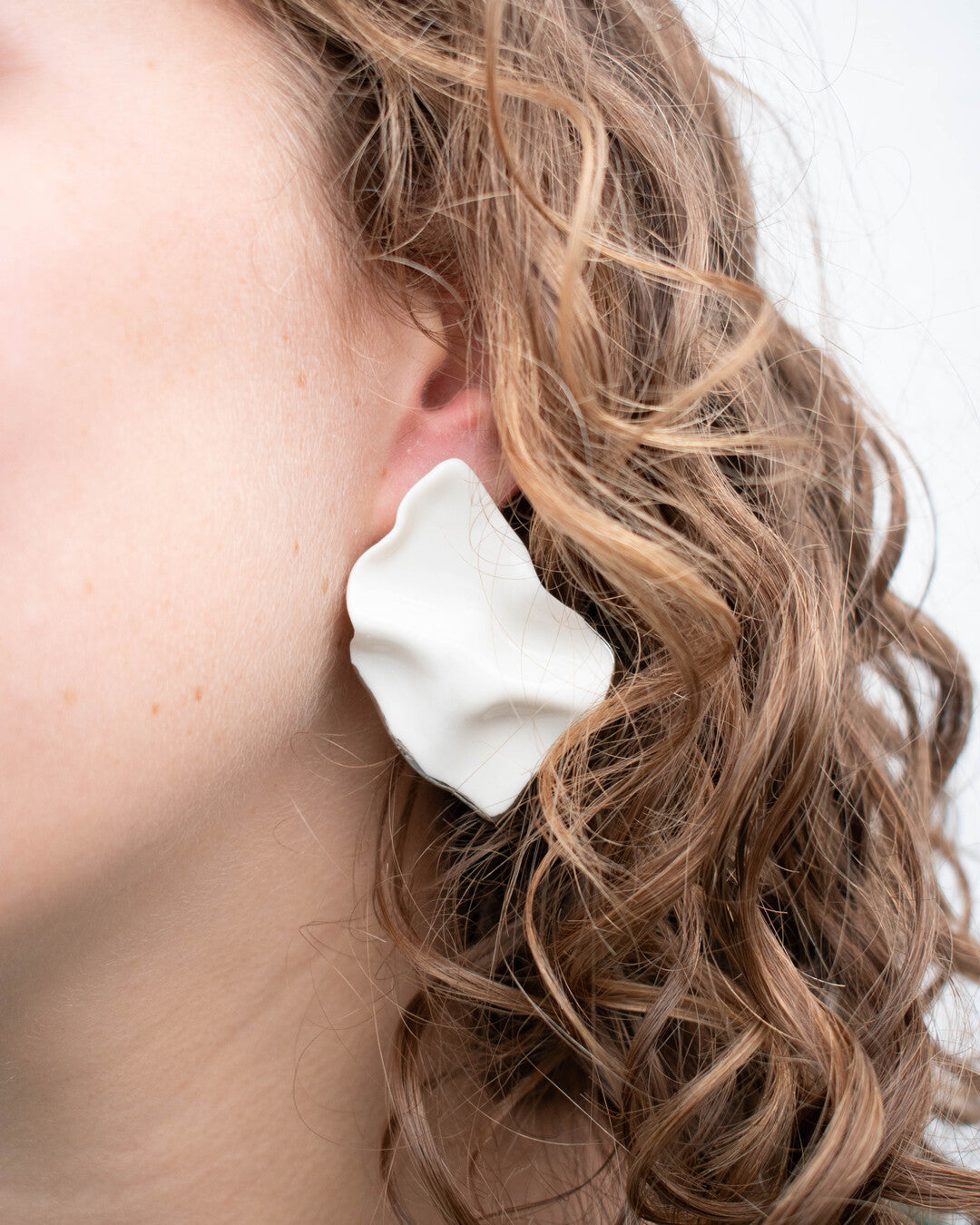 Eride Ceramic Platinum Earrings