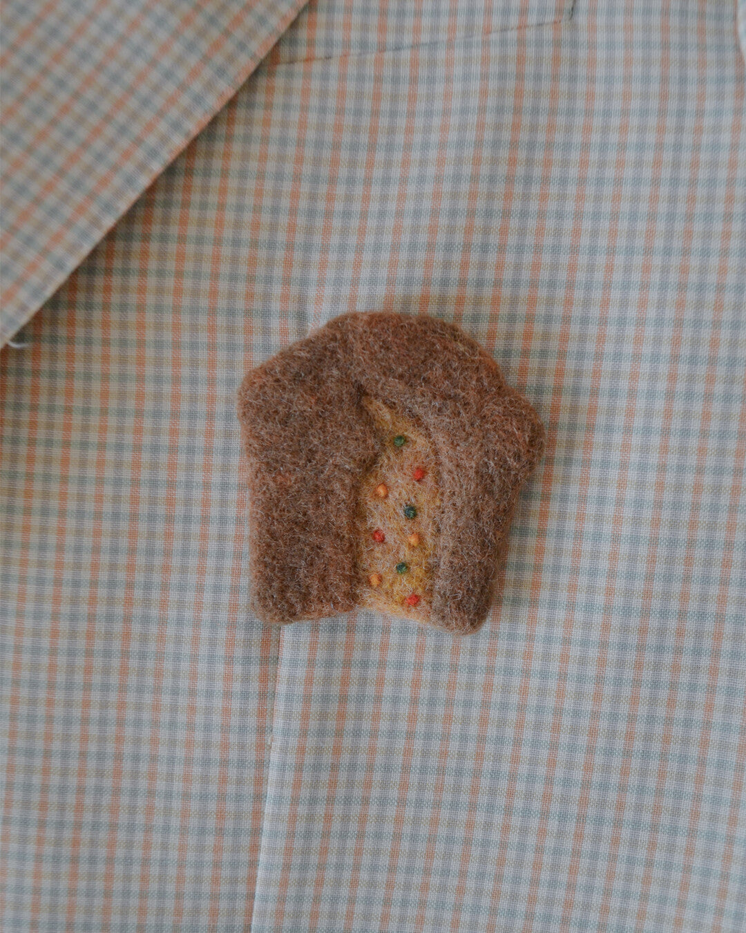 Panettone needle-felted brooch
