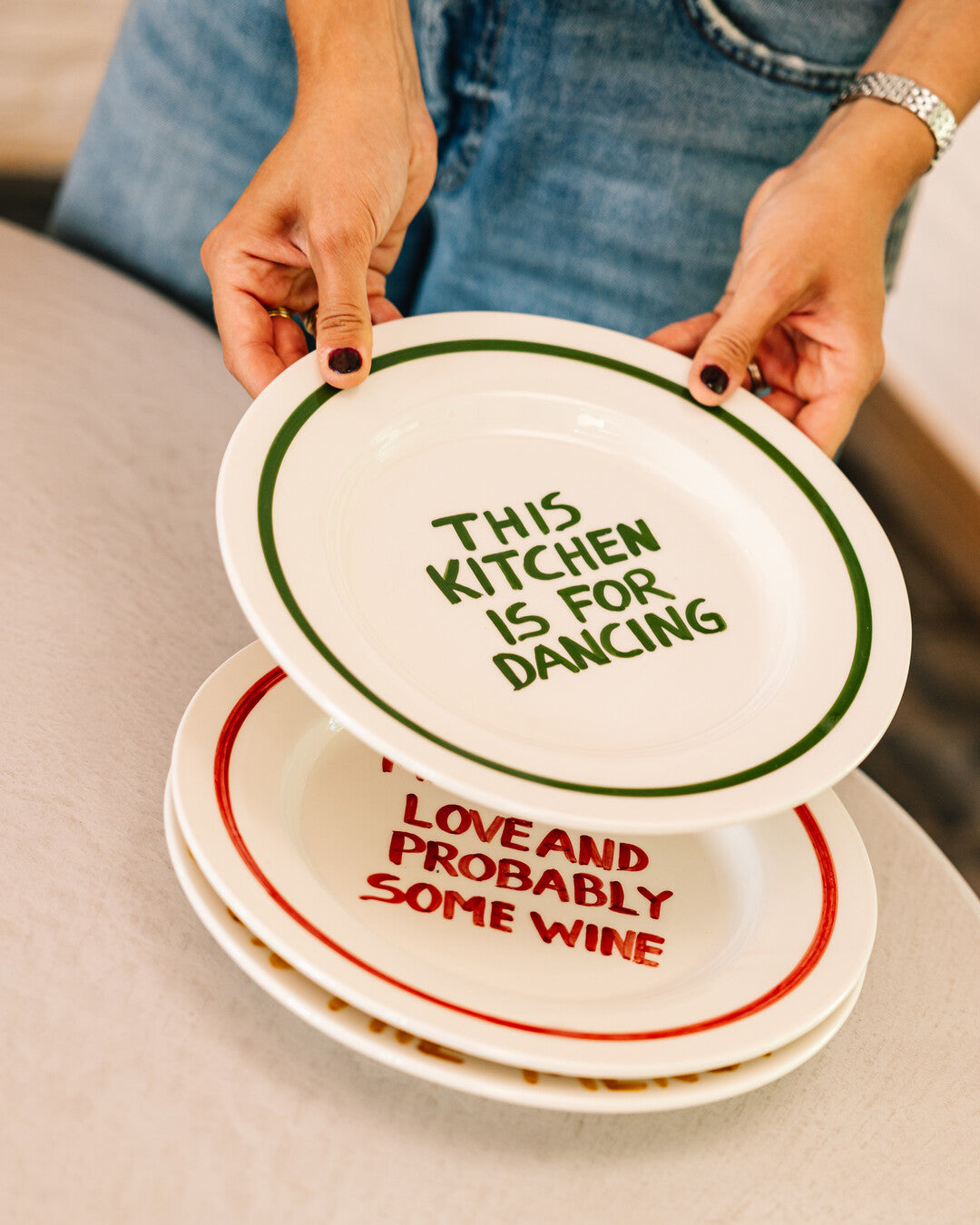 Dinner plate 'This kitchen is for dancing'