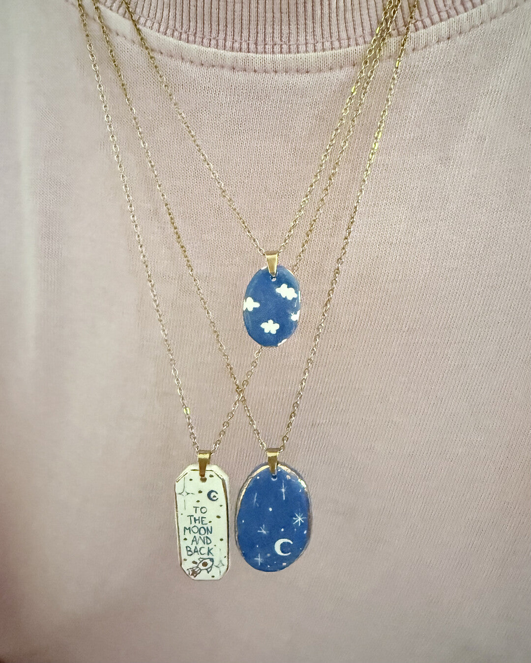 Starry night pendant and venetian box chain necklace