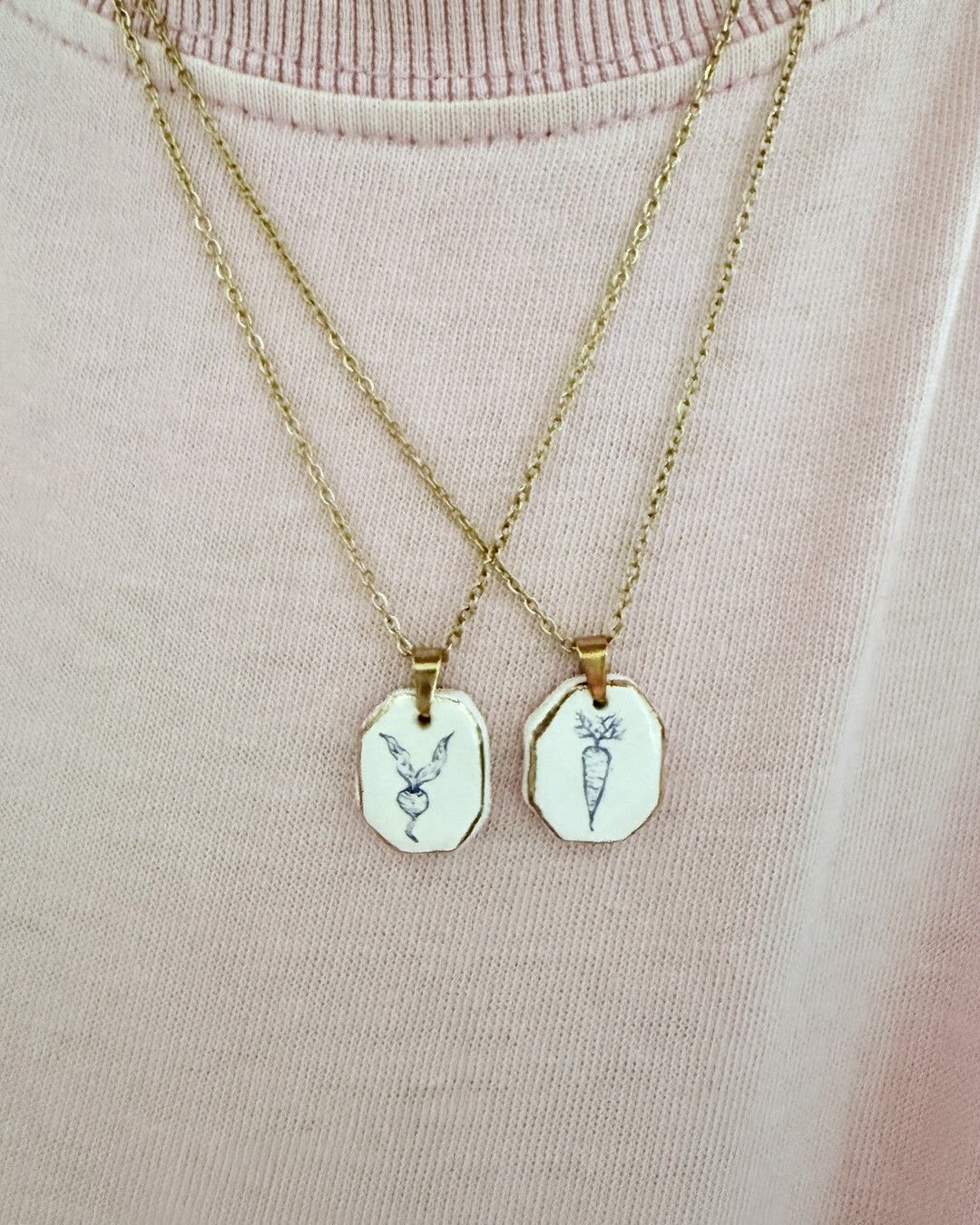 Carrot-pendant-and-venetian-box-chain-necklace