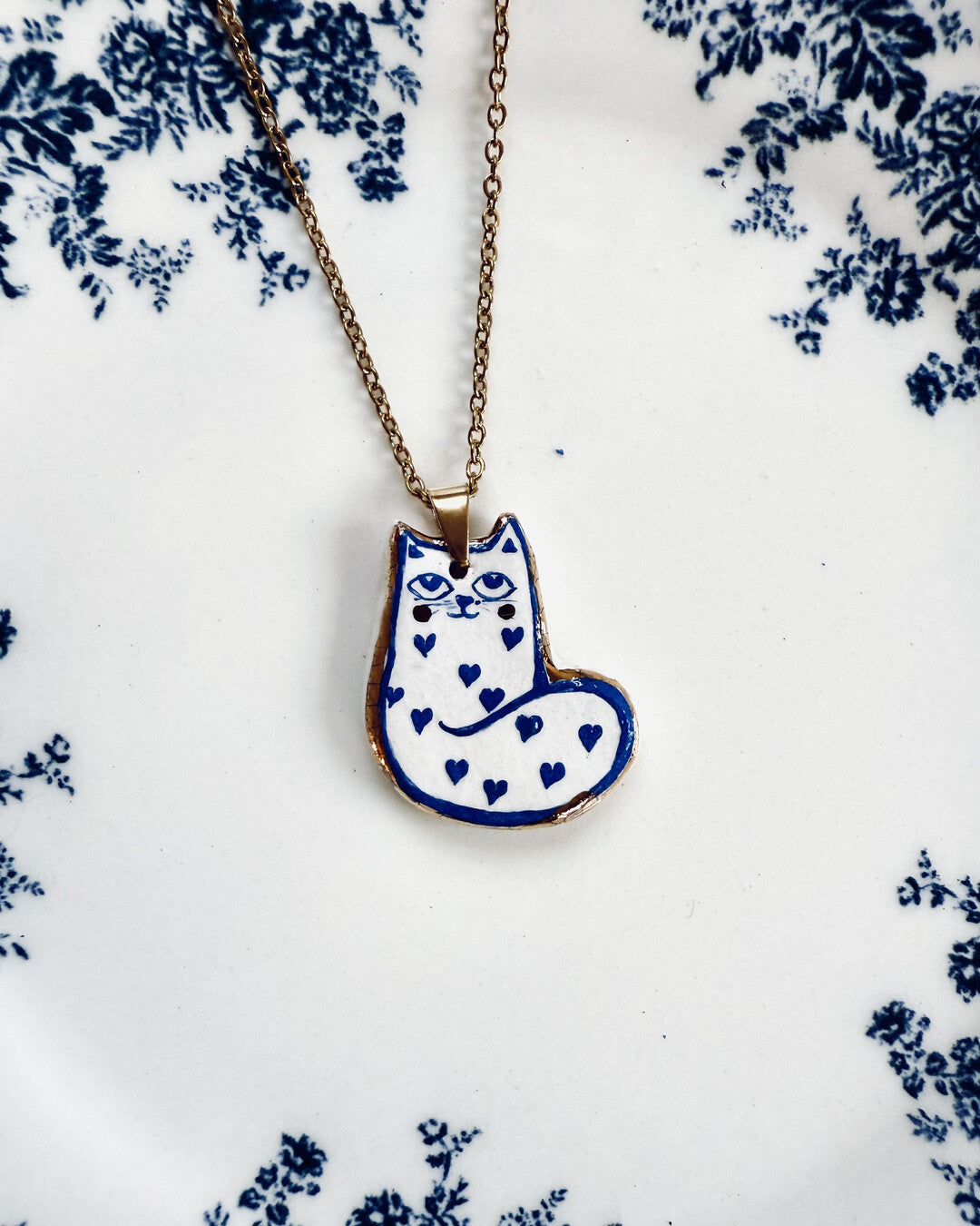 Heart Catpendant and venetian box chain necklace