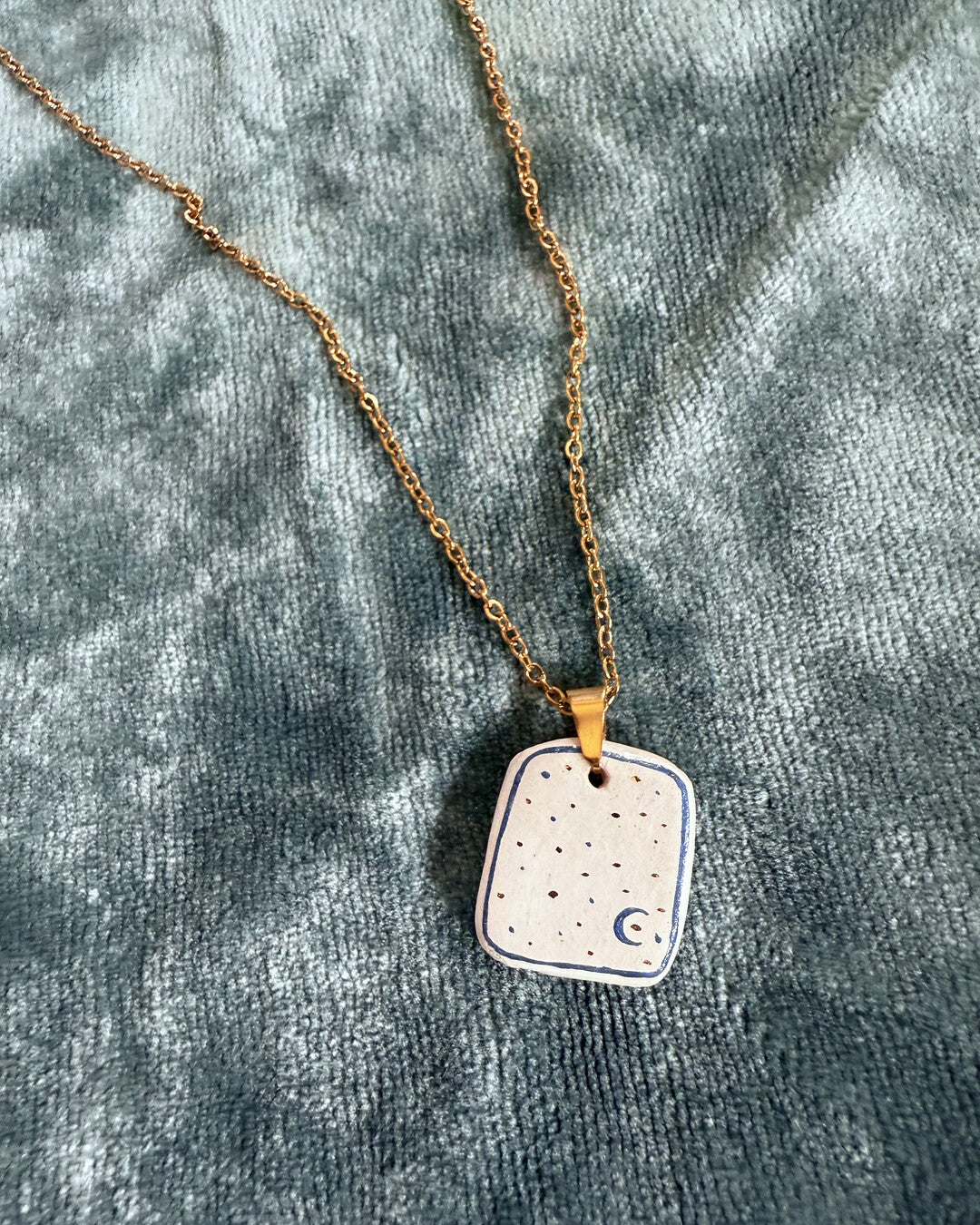 Micro starry night pendant and venetian box chain necklace