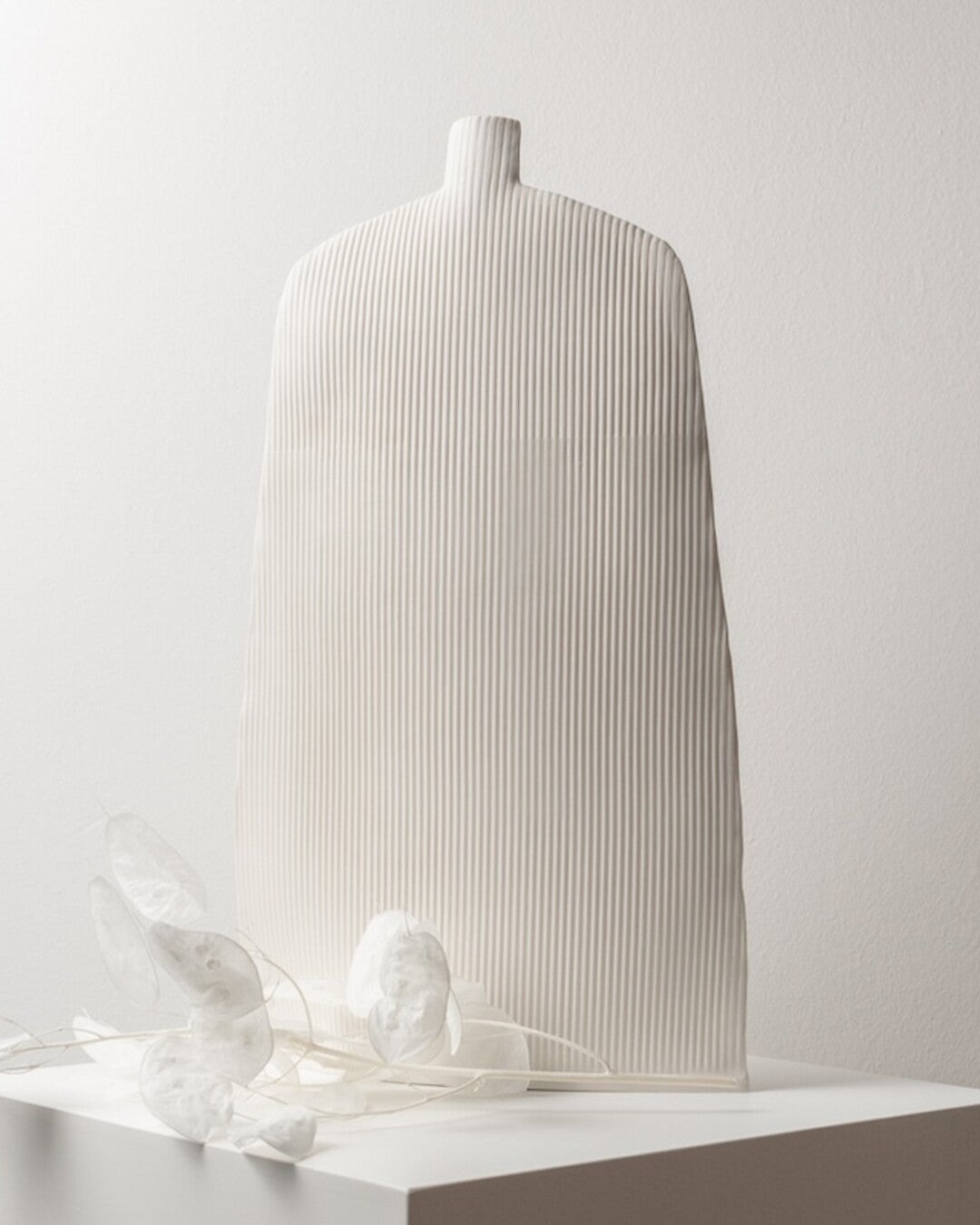 Marea porcelain vase