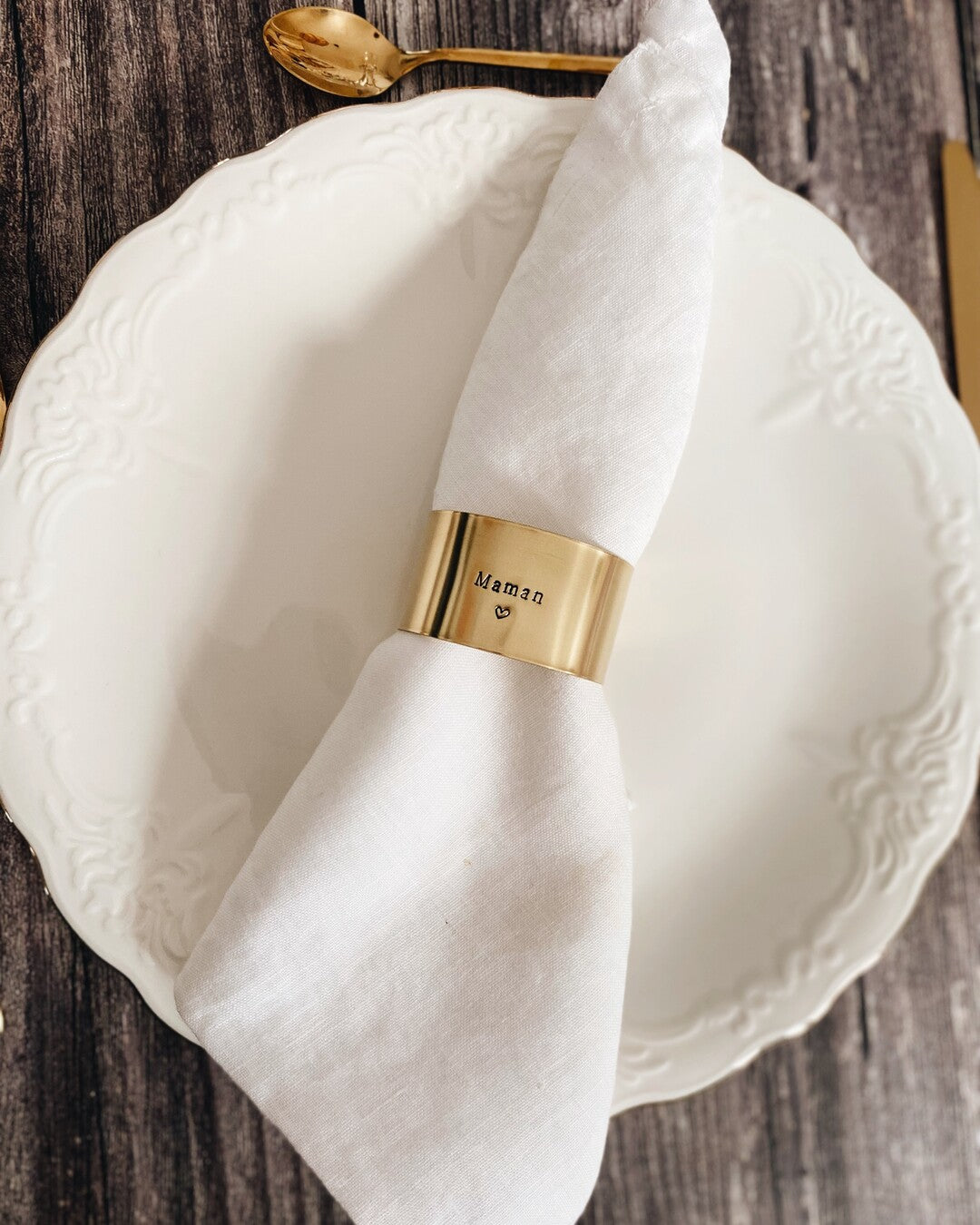 "Maman" - Engraved brass napkin ring with heart symbol