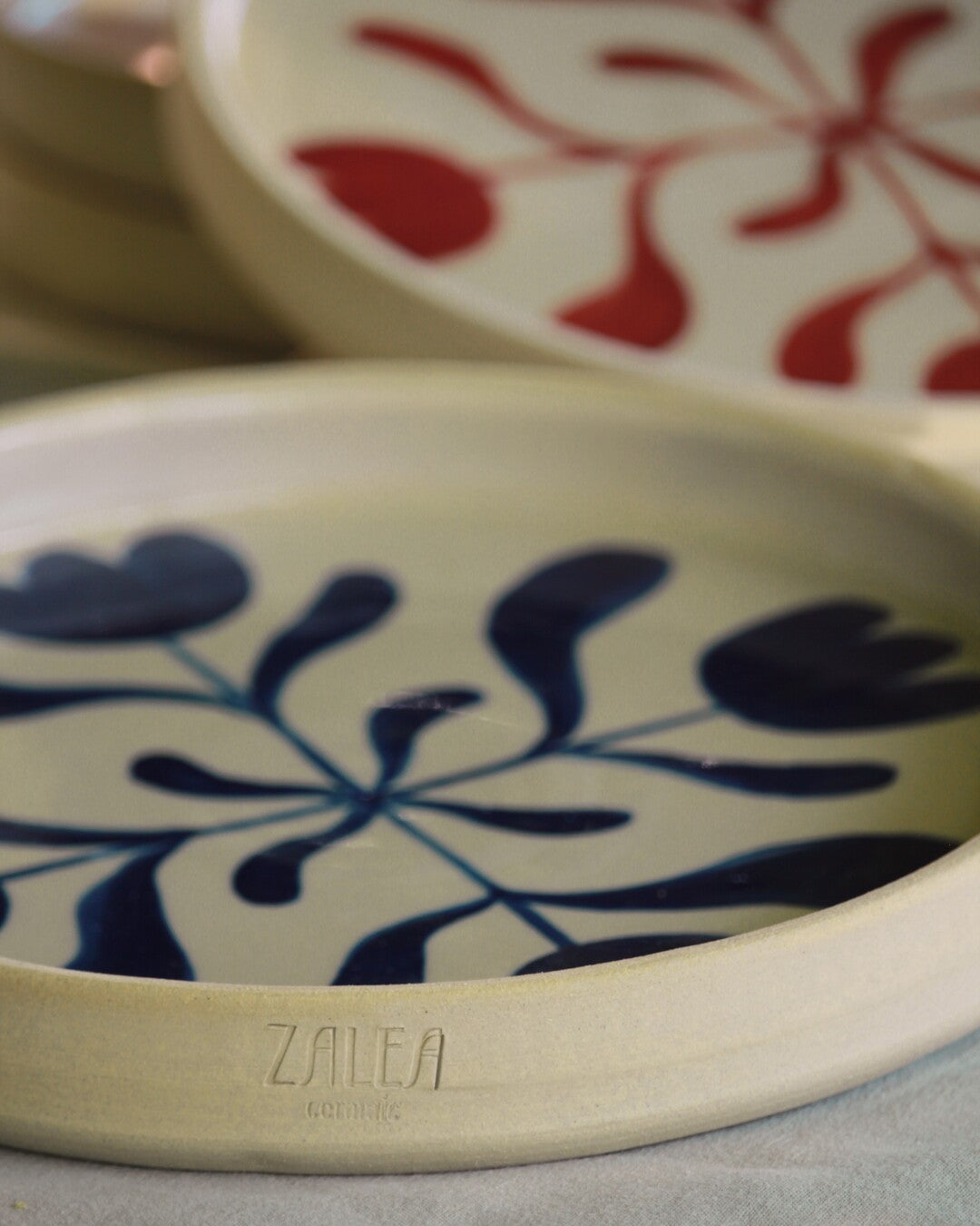 Handmade Tulips plate - Zalea Ceramic