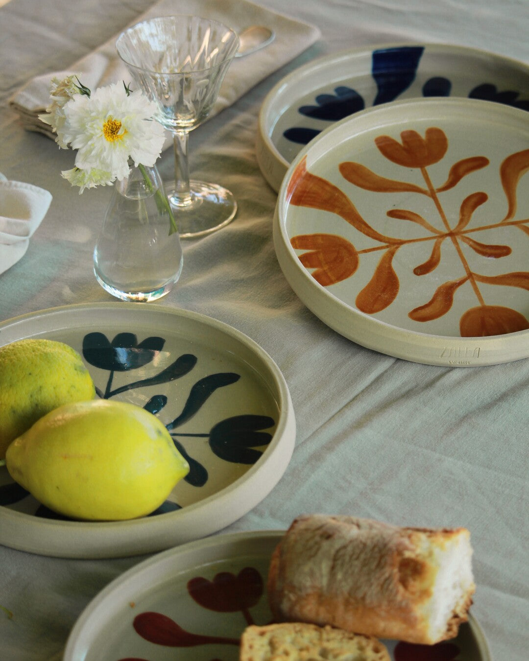 Handmade Tulips plate - Zalea Ceramic