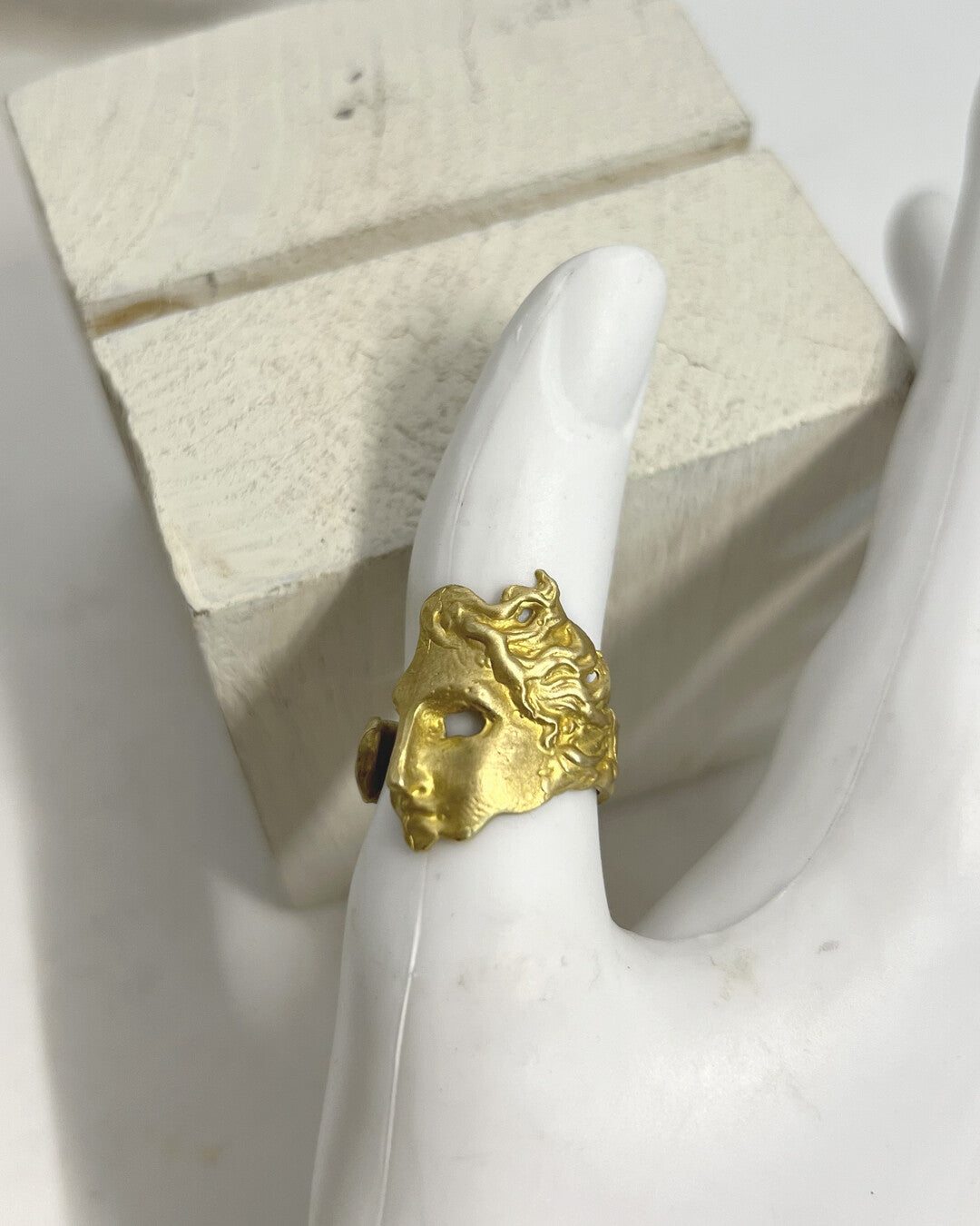 Morfeo adjustable ring