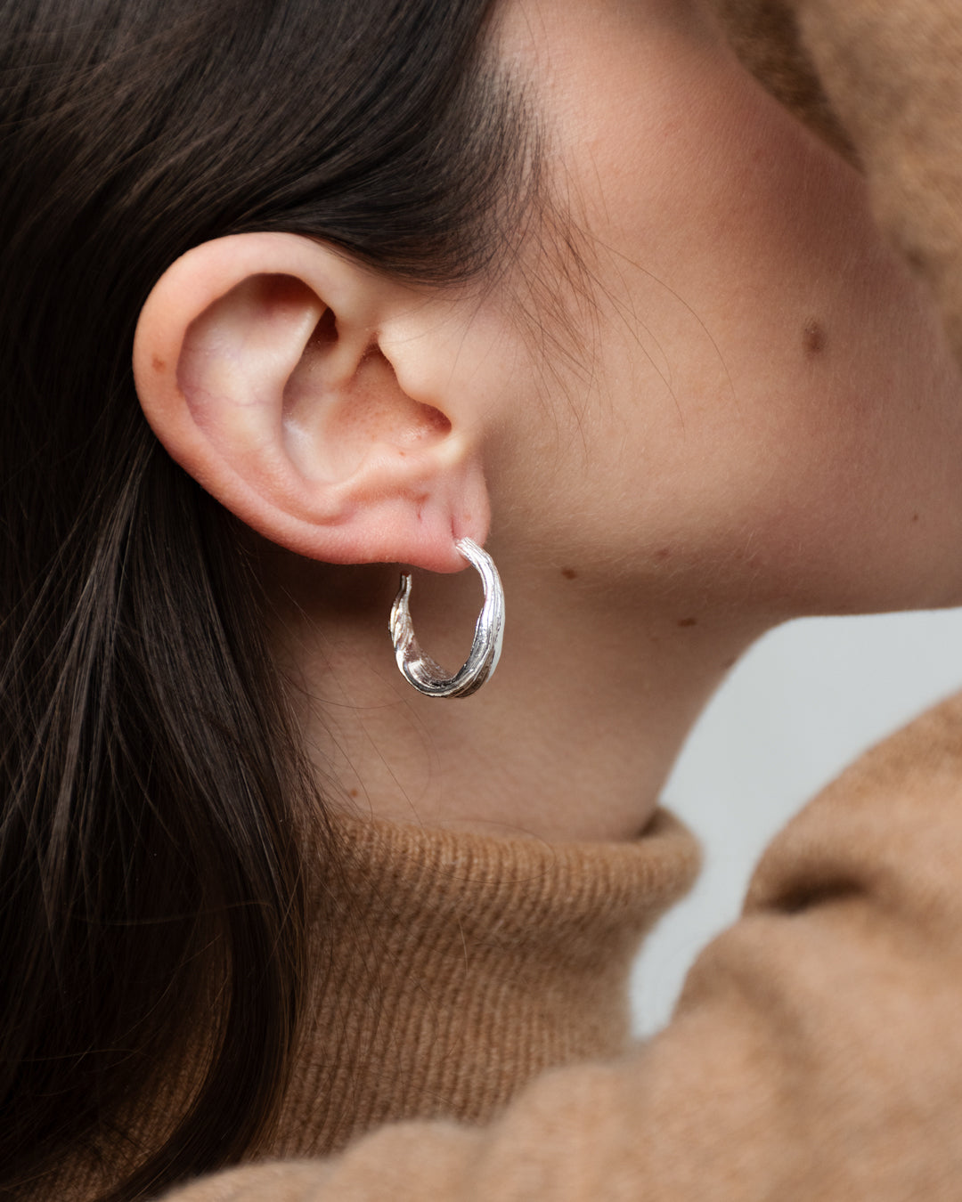 crush-jewels-mitsuro-hoop earrings