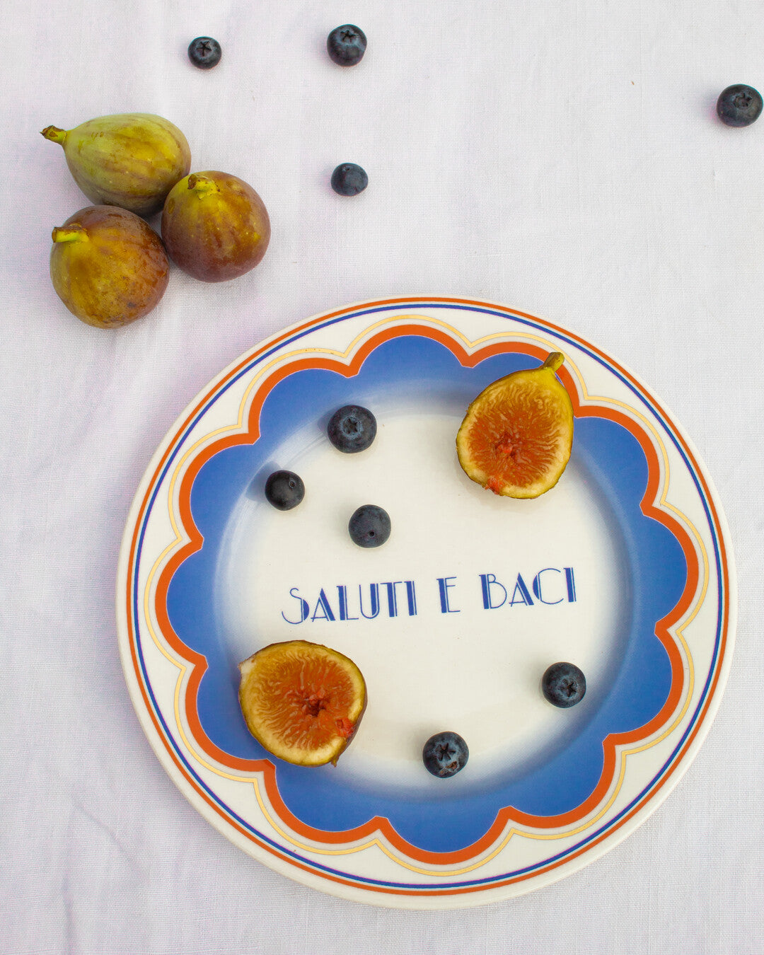 "Saluti e baci" plate