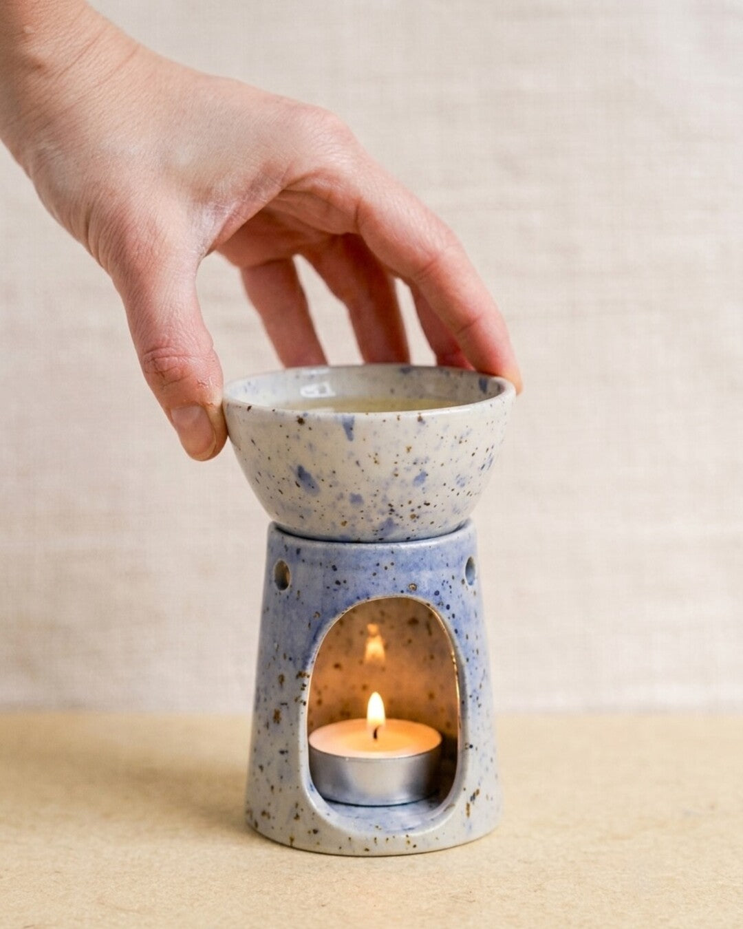 Oil-essence heater